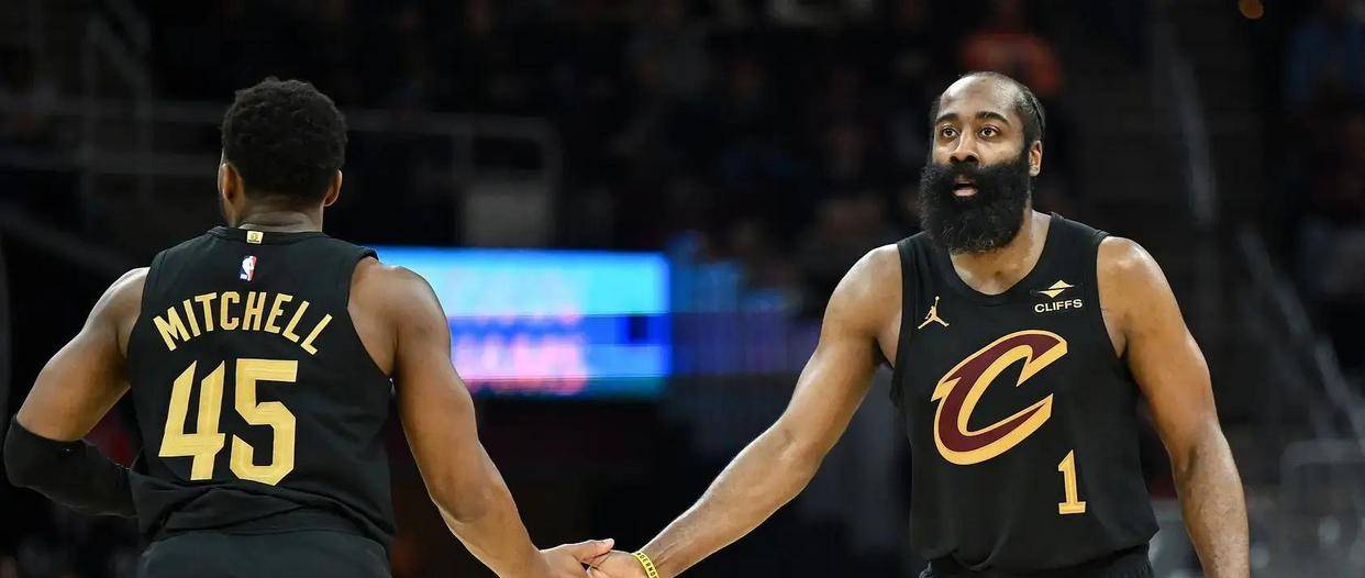 关于风云突变纽约尼克斯今夜主帅复盘詹姆斯连续三场比赛得分超过惊险取胜，哈登在TL比赛中绝杀直接炸裂的信息